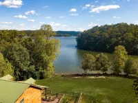 A Quiet Retreat on the Shore of Watts Bar Lake - Dog Friendly with Lake Access! - Boutique