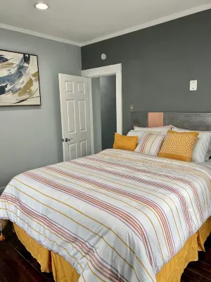 Stunning North End home close to downtown Detroit! - 2-نجوم