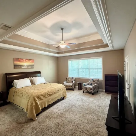 Spacious 5-bedroom house with AC, WiFi in charming Bluffton