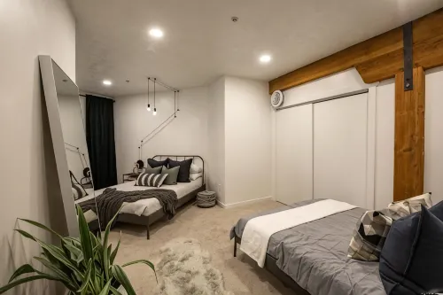 Newly Renovated Industrial Modern Downtown Loft - 레지던스