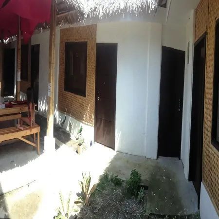 Lola's Lodge