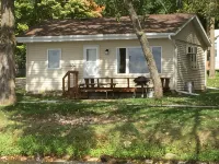 Lake Miltona, MN Weekly Rental Cabin is located right on the beach. - Alppimaja