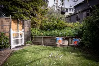 A Fantastic Location"Just a short walk down the footpath opposite to the Beach" - Chalets