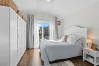 OceanView, Beach access 2 minutes, Heated Pool, 2 Master BRs, Sleeps 7 Upstairs - 4-Star