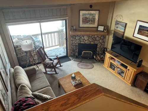 Charming 2-bedroom condo in delightful Mammoth Lakes with fitness room, WiFi - con encanto