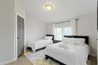 5 mins to Grand Park, 15 mins to Ruoff, pet-friendly, peaceful environment!