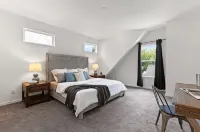 Townhome in Indianapolis - 7 minutes from downtown Indy - Bungalows
