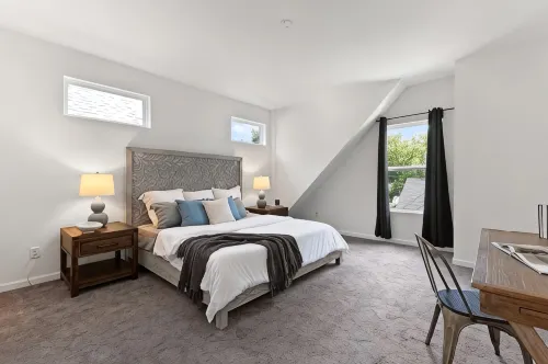Townhome in Indianapolis - 7 minutes from downtown Indy - Bungalows