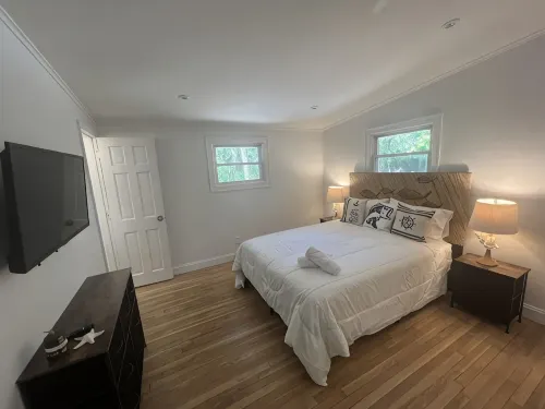 Newly Renovated 3 Bedroom, 1.5 Bath Rental in Hyannis, 1.5 miles to beach - โฮมสเตย์
