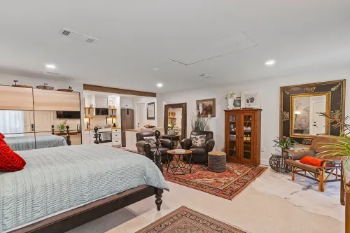 Elegant Studio, 5 Min Walk to Main Street’s Antique Shops & Restaurants! - 4 estrellas