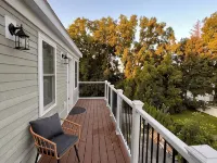 Luxury and Modern  Apt near Mall/ Hospital Hotels in Danvers