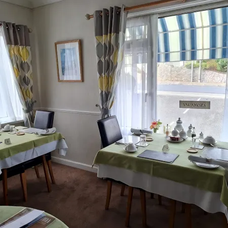 Brookside Guest House & Mini Spa