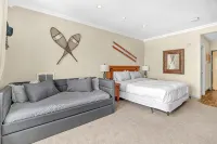 Cozy Private King Suite with Unbeatable Amenities and View in Cedar Breaks Lodge