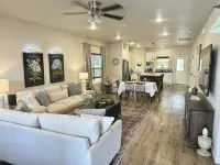 Waco's Brick Beauty! 0.7 miles to Magnolia Market, 1.1 miles to Baylor! - 4-Star