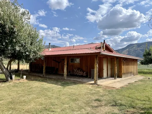 Cozy Cabin with River Access optional full 50amp RV hook-ups onsite - 무료 와이파이