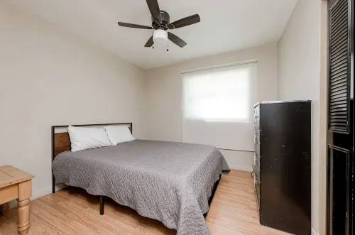 Spacious home with Pool Table 10 minutes from Beaches and Speedway - Homestays