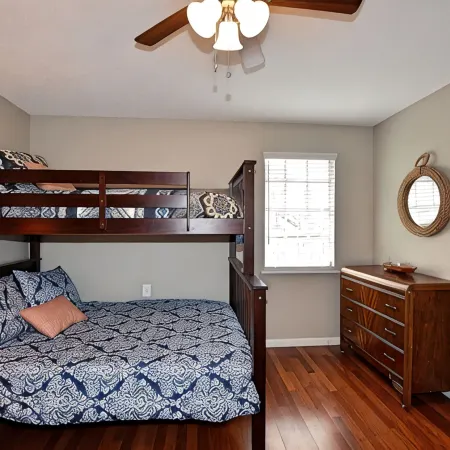 "The Cabin" at North Alabama Sailing Marina - Sail, Fish, Ski or Just Relax!