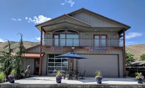 Scenic Riverview Escape - 4Br/3BA - Mountain Views - Near Chelan - 4-Star