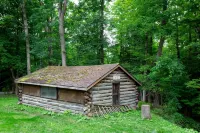 Welcome to Twin Creeks. Private Chalet with Hot Tub - 11 Minute to Bristol Mtn! - Alppimaja