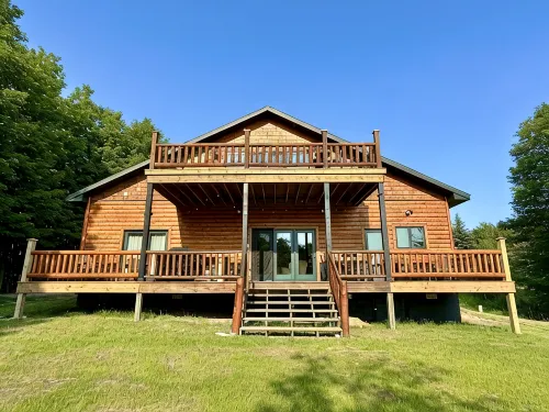 4bd/5ba Luxe Log Cabin - Sunset View of Torch Lake, Hiking Trails, Premier Golf - 5-Star