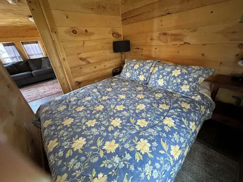 Cozy 1 bedroom cabin a few steps from Gardner Lake - Chalets