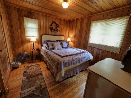 Cabin in the Village - Chalets