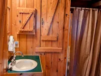 Walk to North Carolina's Stone Mountain State Park! Beautiful Waterfalls Hotels in Traphill