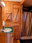 Walk to North Carolina's Stone Mountain State Park! Beautiful Waterfalls - Homestays