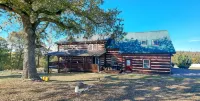 Luxurious cabin, mountain views near the  Smokies! Pet and family friendly! - Mountain view