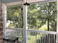 Heart of Downtown w Balcony by Dauphin St; walk to restaurants & shops SLEEPS 6! - Homestays