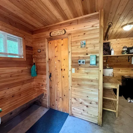 SandRiver Cabin -Relax on the mouth of the SandRiver with views of Lake Superior