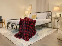 3 Bed 2 Bath Renovated Cozy Farmhouse - 3-Star