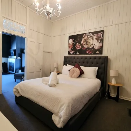 Marlay View Cottage. Luxurious, modern, spacious.