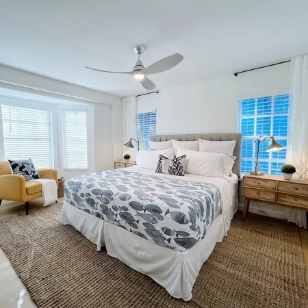 BEAUTIFULLY DESIGNED OCEANFRONT CONDO