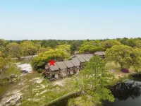 Cozy upstairs Studio Condo at Diamondhead overlooking the Lake & Country Club - 2-Star