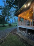 Secluded Creekfront Cabin Mountain Views.• Easy Access for Cars/Cycles•Near TOTD - Alphydda