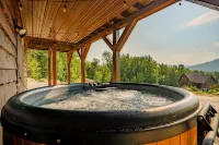 Mountain View Chalet with Hot Tub and Game Room - Wifi