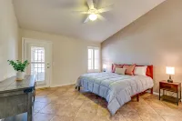 Backyard Luxury with Private Pool and Hot Tub on Golf Course - Wifi