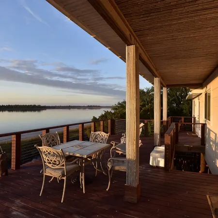 WATERFRONT Home - Dolphins, Sunsets, Fishing, Kayaks, Canoe, Wildlife
