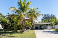 Golf cart Inc + 4bd/2bth + private pool! - 2-Star