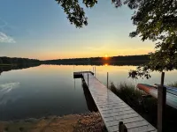 Salt Pond Cottage - Private Beach Access - Homestays