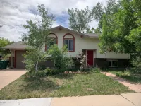 Cheerful 4 Bedroom Home - Back Yard/Game Room! - 3-Sterne
