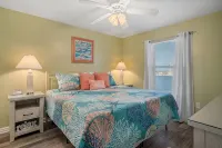 Pelican Beach Resort, Beachfront 10th Floor  , White Beach, Pool, WiFi, Cable TV - 4-Star