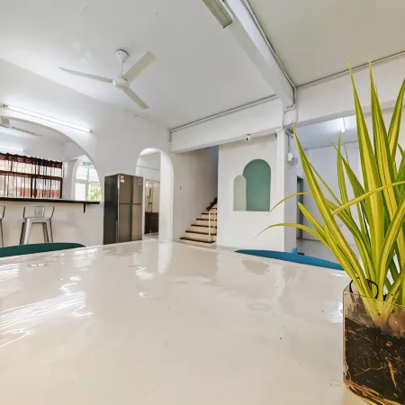 Spacious 4 brooms house@USM/Qbay/FTZ/Spice Arena