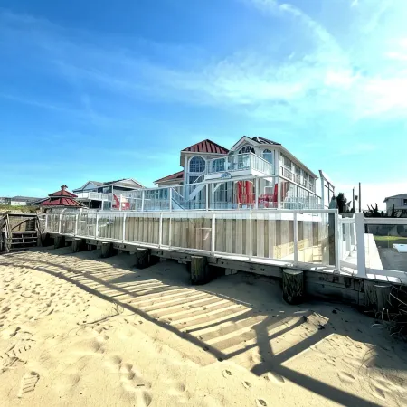 Luxury Multi-Level Oceanfront- Salt Water Pool- Heated Option &Spa, Pet Friendly