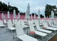 The Jade Park Circle Mins to Dwtn and Beaches - Homestays