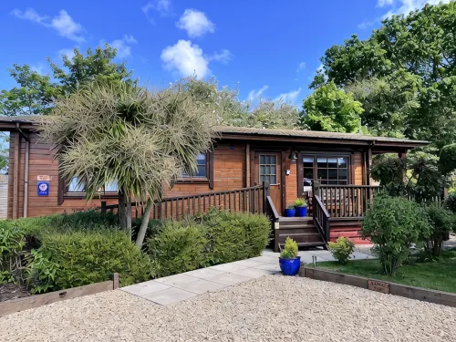 Cherry Lodge, Cedar Springs, Self Catering Log Cabin, Heacham,Close to the Beach - Wifi