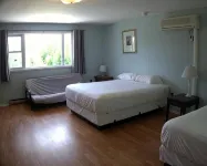 Port Loring Northland Motel - parking