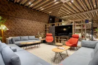 Nine Pines Lodge - parking