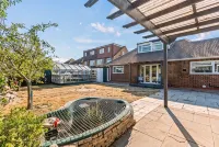 Luxury 4BR Heathrow Home | Parking | Near T4, T5 - 2-Star